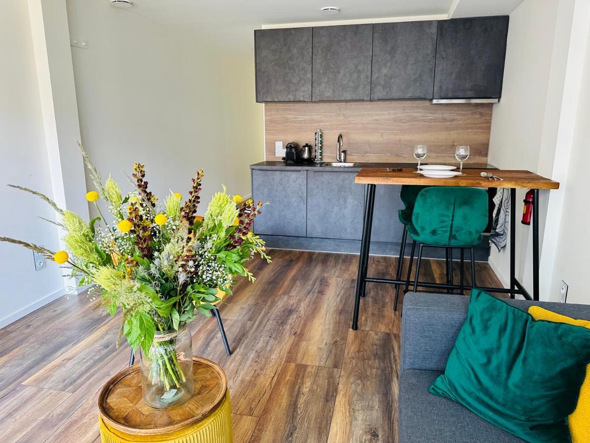Sunshine Suites Утрехт Экстерьер фото
