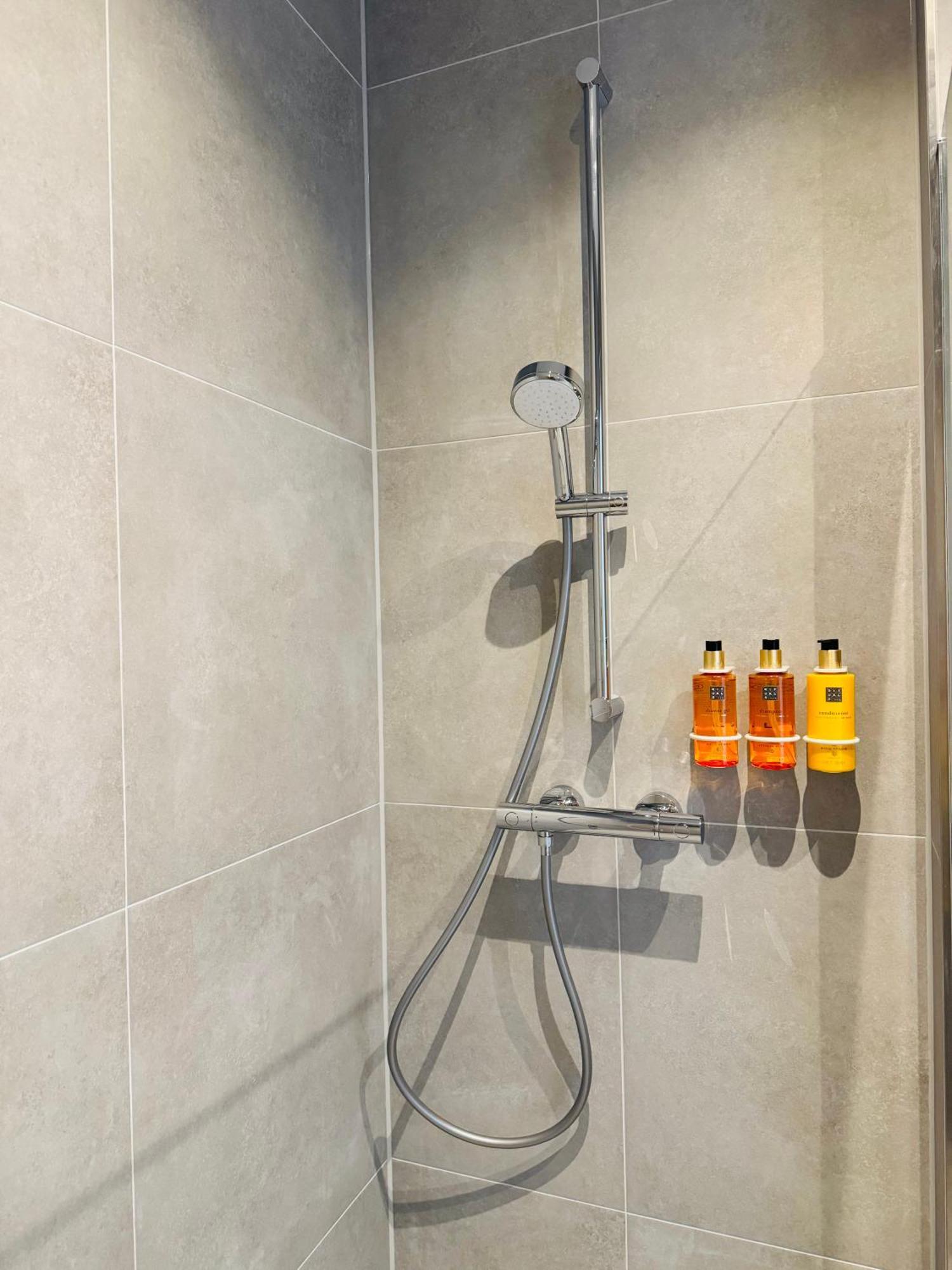 Sunshine Suites Утрехт Экстерьер фото