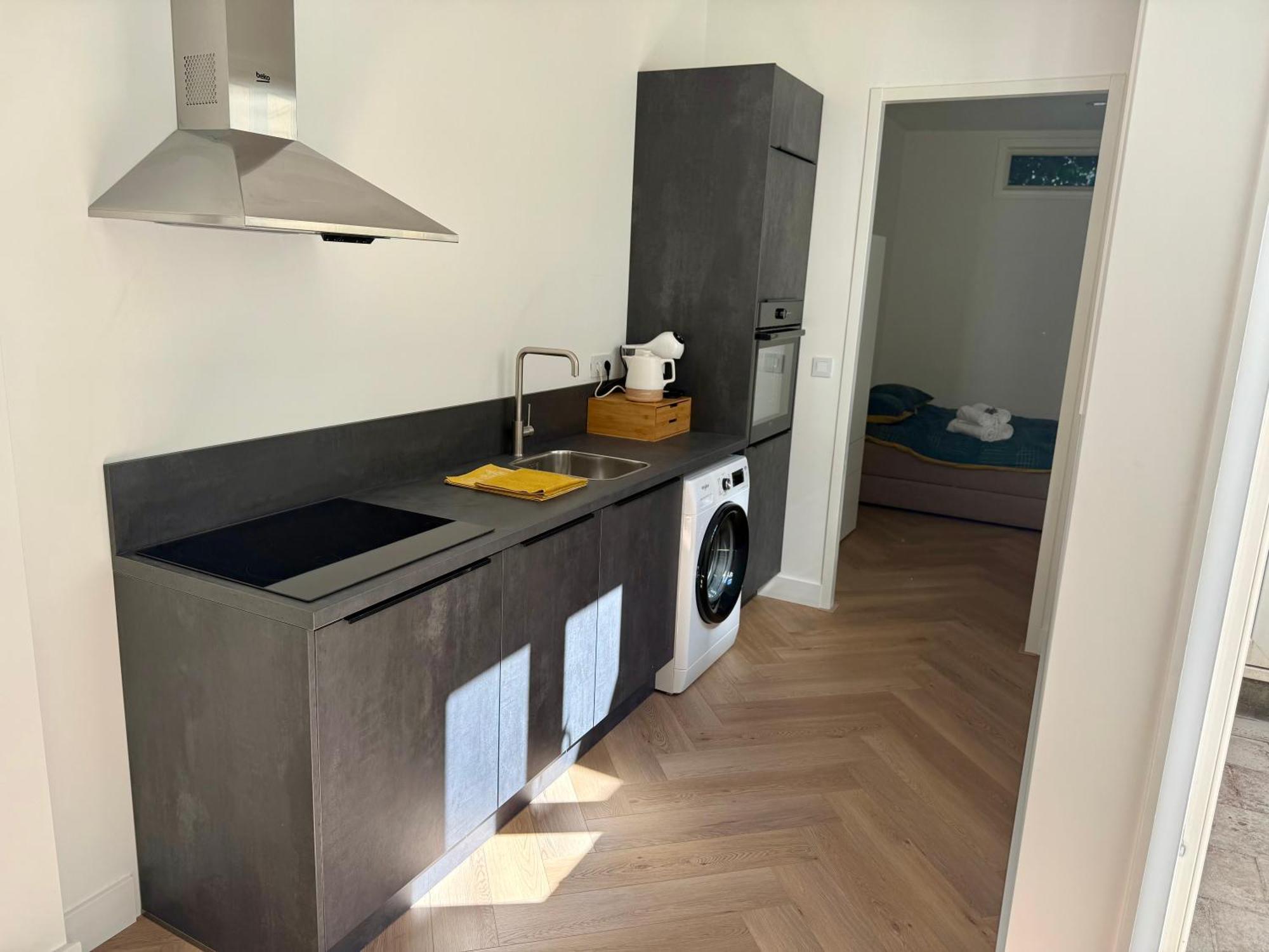 Sunshine Suites Утрехт Экстерьер фото
